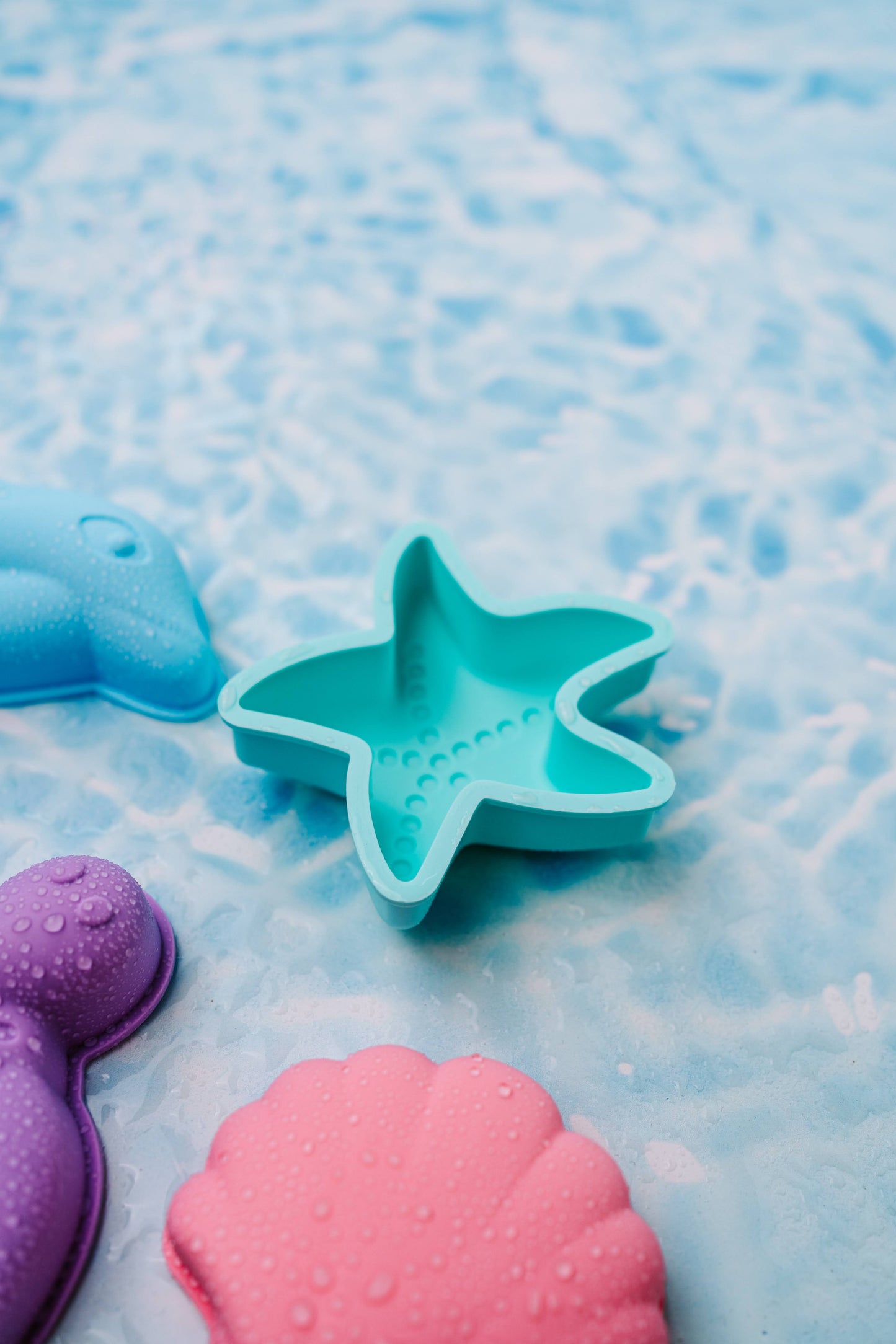 Saylor Mae Silicone Bath Toys - Neon Sea (Set of 4 plus storage bag)