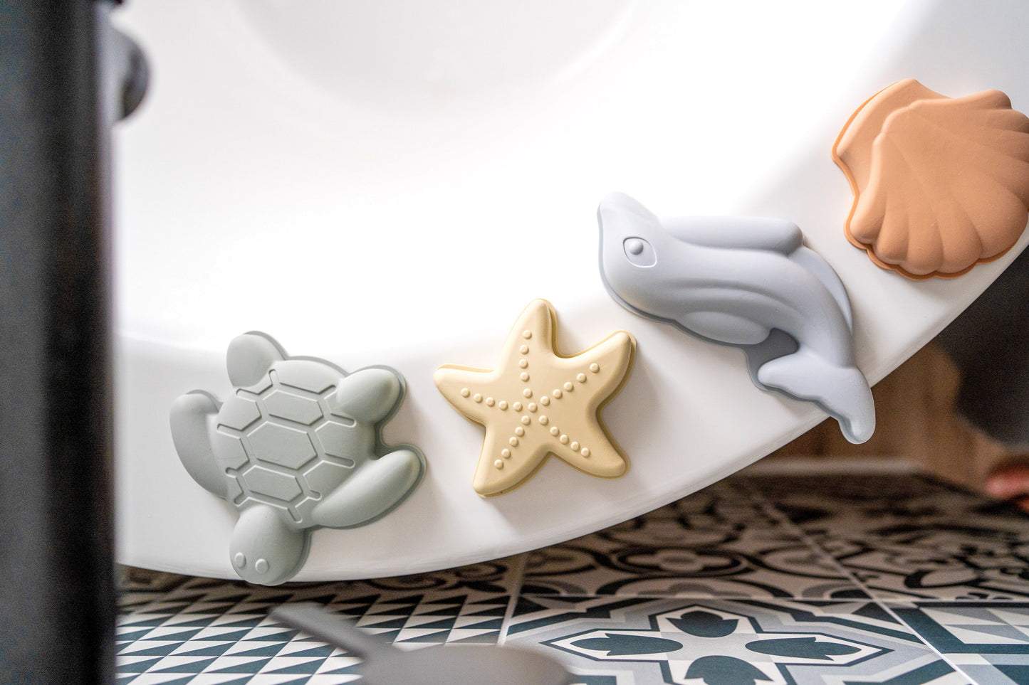 Saylor Mae Silicone Bath Toys - Pastel Sea (Set of 4 plus storage bag)