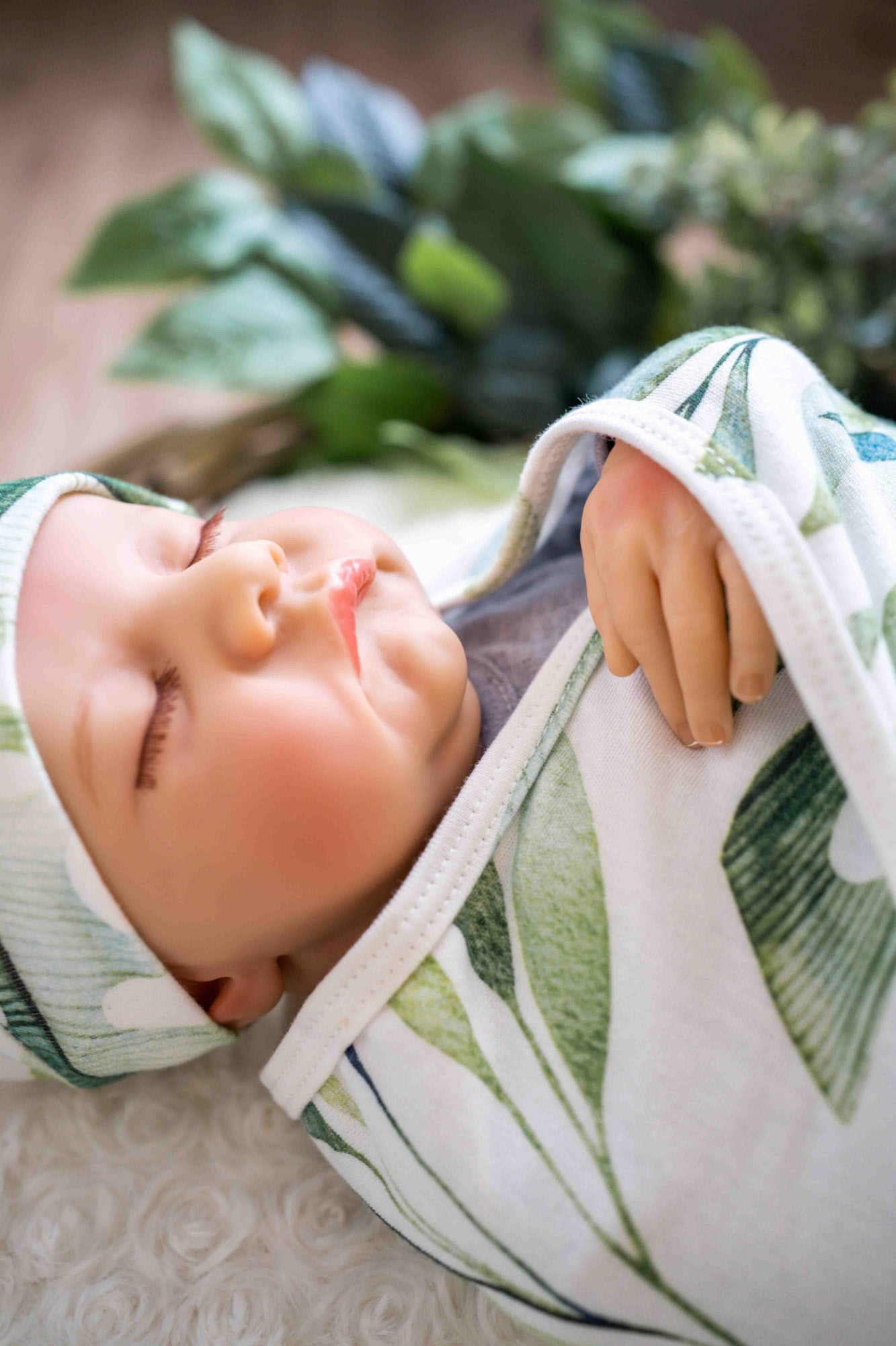 Saylor Mae Stretchy Swaddles Wrap Sets - Olive with beanie