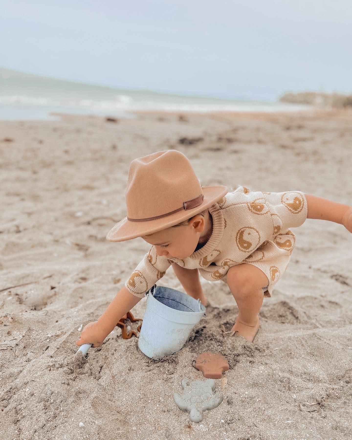 Saylor Mae Silicone Beach Bucket Toy Sets - Boathouse Blue