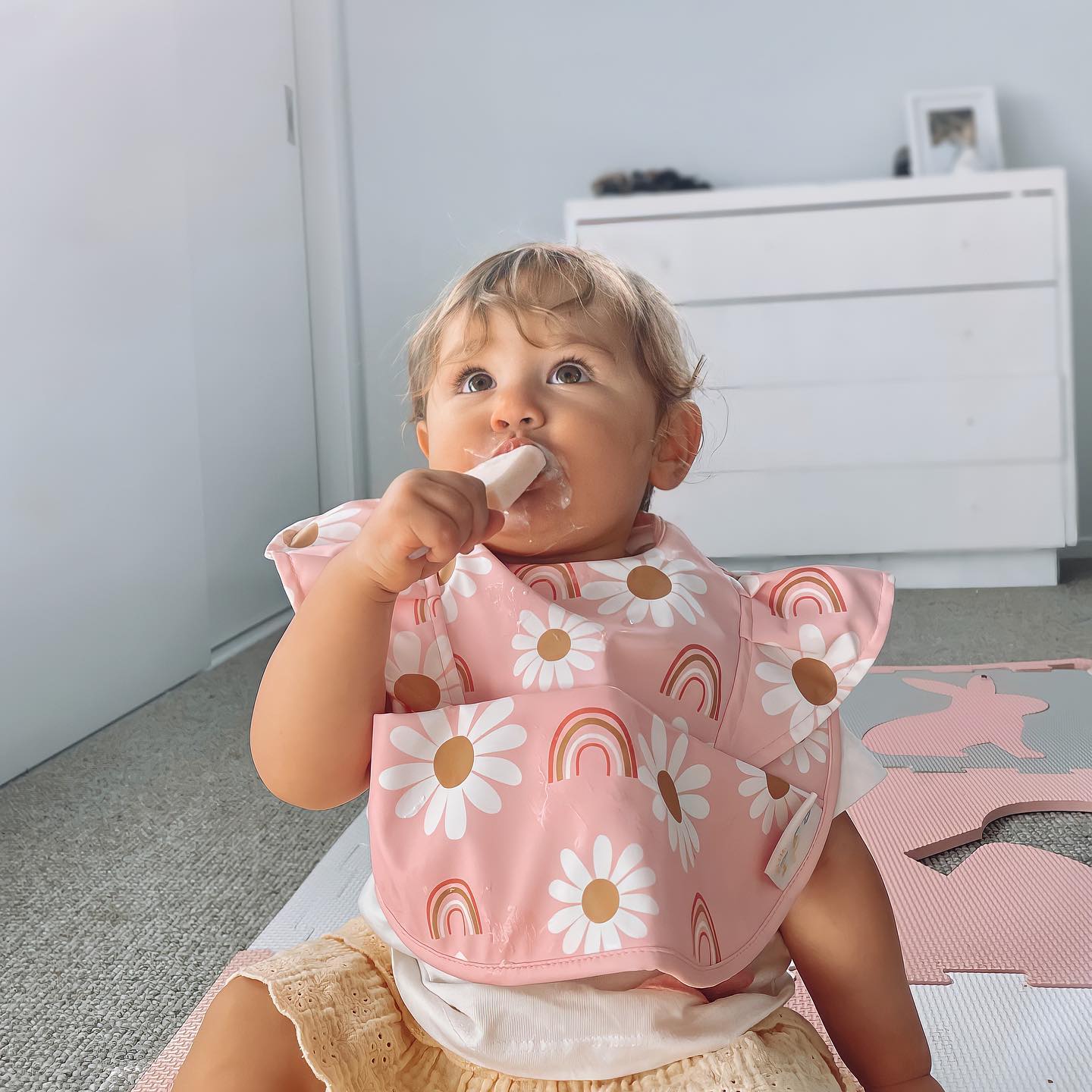 Saylor Mae Sleeveless Waterproof Bibs - Daisy Bow