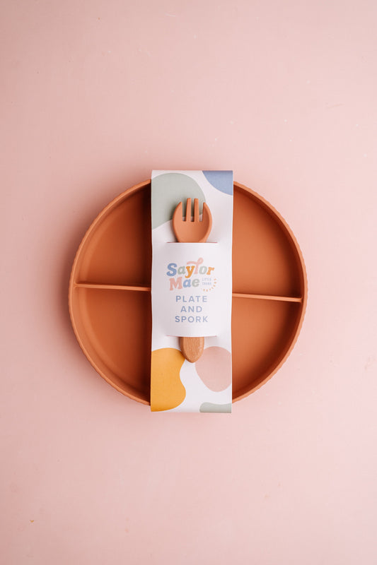 Saylor Mae Silicone Ribbed Suction Plate with Spork - Toffee Coral