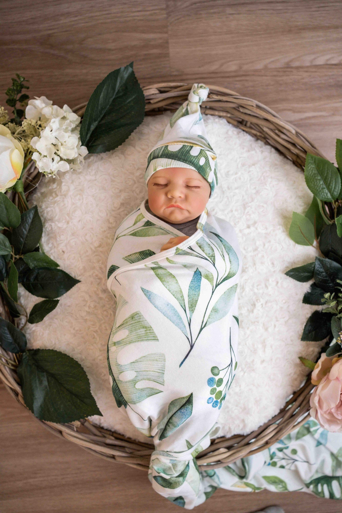 Saylor Mae Stretchy Swaddles Wrap Sets - Olive with beanie